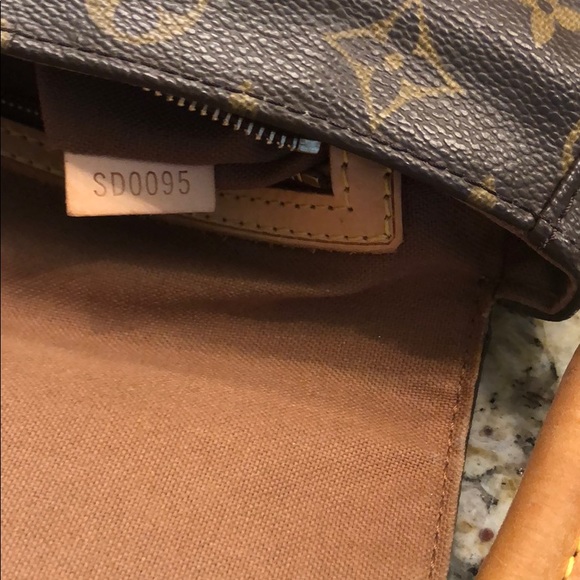 Authentic Louis Vuitton Looping bag - Picture 9 of 10